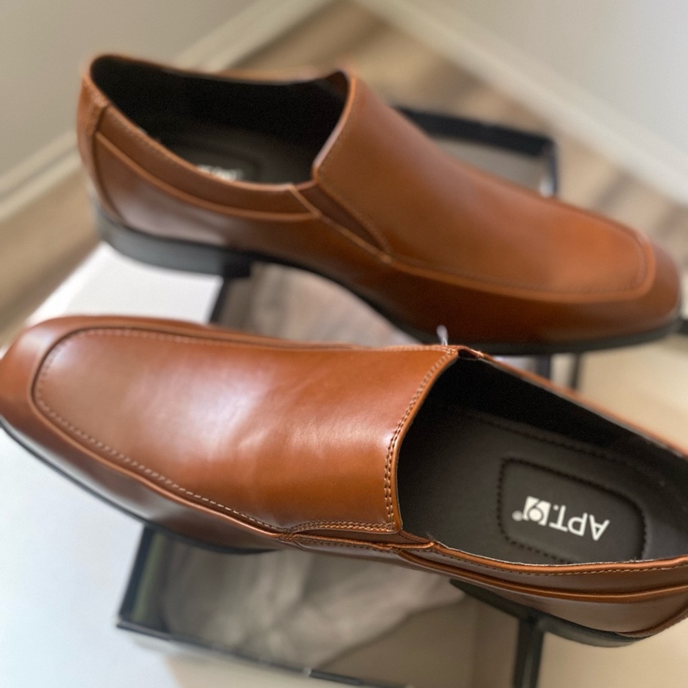 Size 13 - Never worn dress shoes 👞